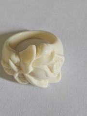 Vintage Ivory Lucite Plastic Carved Rose Flower Ring Size 8