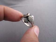 VINTAGE WHEELER MANUFACTURING SOLID STERLING GRAPE VINE RING SIZE 6.75