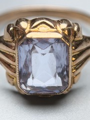 Vintage Women’s BDA 10K Yellow Gold Blue Stone Ring Size 5.25