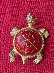Vintage Unique Gold Toned Red Shell Green Eyed Turtle Pin Brooch