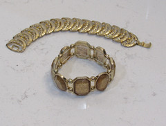 2 Retro Gold Tone Link Stretch Bracelet MCM Quiet Luxury Retroglam Careerchic
