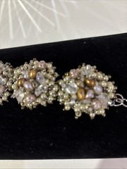 VINTAGE CLUSTER FAUX PEARLS & CRYSTALS TOGGLE 7″ STATEMENT BRACELET &2″ PIN SET