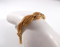 VTG Monet Openwork Teardrop Shape Link Gold Tone Bracelet Safety Chain Free Ship
