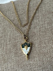 VINTAGE JOSTENS PENDANT CHARM KEY NECKLACE – 20″ – SENIOR 1974 – GOLD IN COLOR