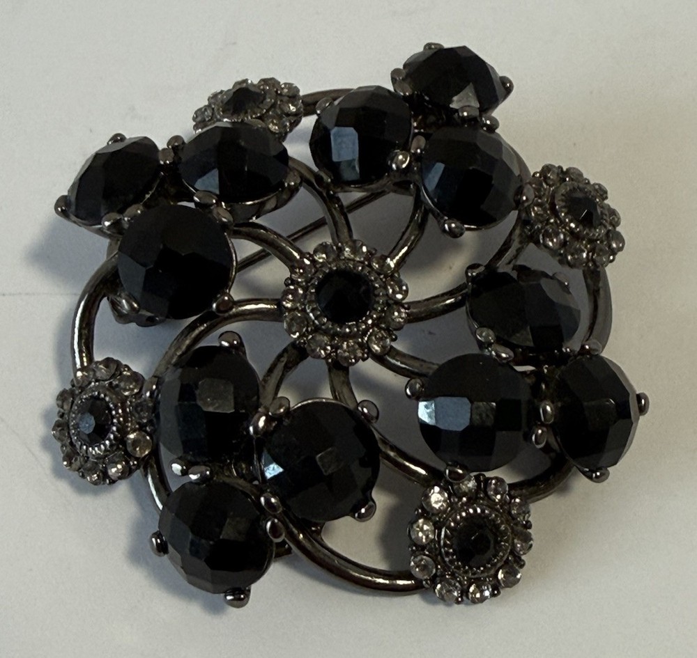 Vtg Jet Black Faceted Glass Rhinestone Flower Swirl Gunmetal Brooch Pin Art Deco