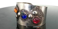 Vintage Boho Silver Tone Cuff Bracelet – Colorful Cabochon Stones