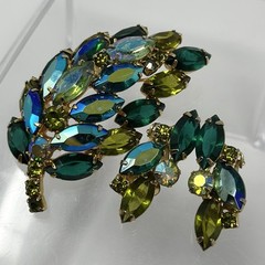 Vintage Juliana Demi Parure Brooch Earrings Leaf Layered Navette Set