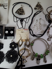 Vintage Women’s Jewelry Lot 31 Pieces Necklace Bracelet More AS PICTURED