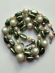Vintage Double Strand Lucite Faux Pearl and Green Bead Necklace (3318)