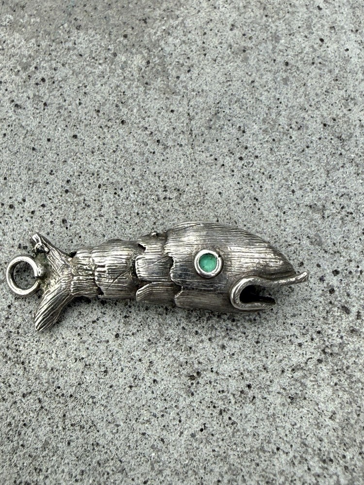 Vintage Sterling Silver Turquoise Eye Articulated Little Fish Pendant Charm .9g