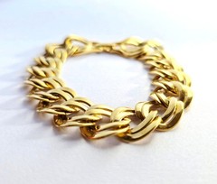 Vintage MONET Gold Tone Chain Link 7 1/2″ Bracelet Fold Over Clasp