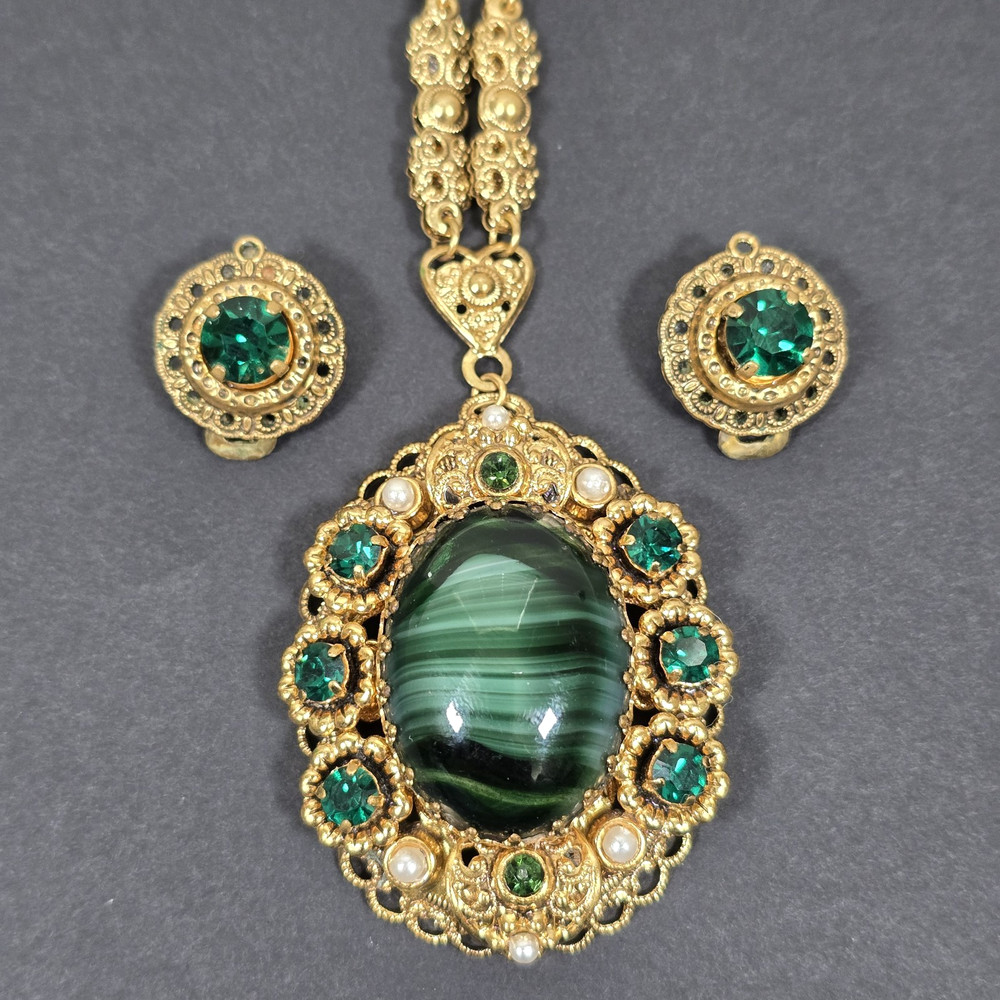 WEST GERMANY GREEN SLAG CABOCHON FILIGREE PENDANT NECKLACE EARRINGS SET VINTAGE