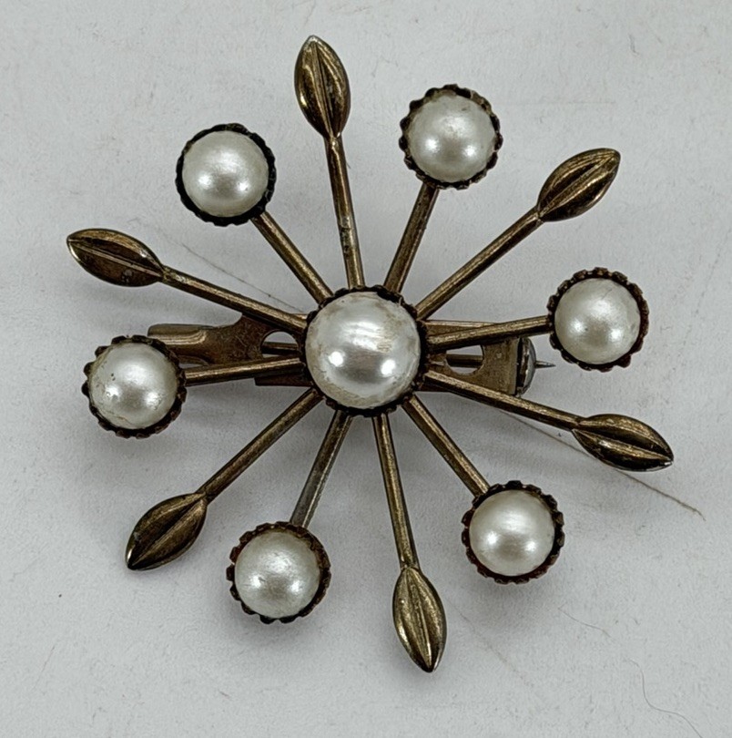 Vintage MCM StarBurst Art Deco Gold Tone Pearl Pin Back 1.5” Brooch RARE