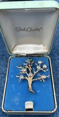 Vintage Sarah Coventry “Mother’s Pin” (1969) Brooch