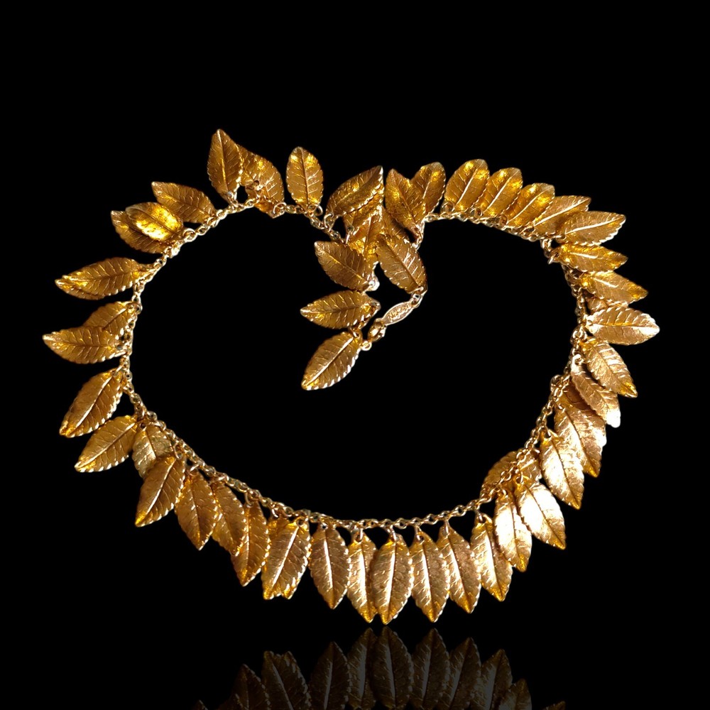 Vintage Napier Gold Tone Leaf Charm Cha Cha Choker Necklace 16in
