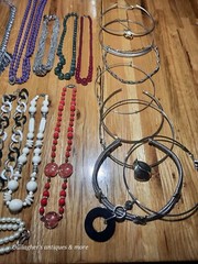 A1 Lot of 29 Vintage Modern NECKLACE Costume Jewelry Fashion Glass Beads Choker