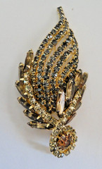 Stunning Vintage Citrine, Amber & Smoke Ice Rhinestones Stylized Feather Brooch
