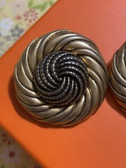 UNE LIGNE PARIS SIGNED 80S VTG CHUNKY GOLD CLIP EARRINGS FRENCH RUNWAY