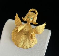 Christmas Angel Brooch JJ Jonette Vintage Gold Tone With Green Rhinestone Eye’s