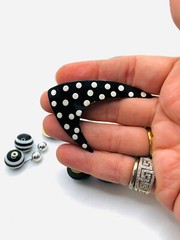 Lot 8 Dramatic 1960s-1980s Plastic Resin Metal Black & White Earrings & Brooches