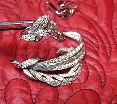 Vintage JOMAZ Rhinestone Rhodium Plated Brooch & Earrings