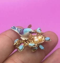 VTG. Swoboda 3-D Blue Bird On Nest Brooch W/Turquoise Pearls As Is Plating