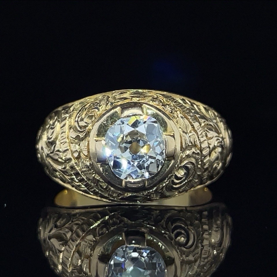 Victorian 1.03 Carat Old Mine Cut Engraved Solitaire Ring 18K Gold