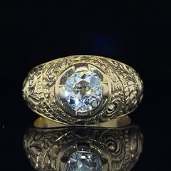 Victorian 1.03 Carat Old Mine Cut Engraved Solitaire Ring 18K Gold