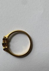 Beautiful 18k and diamond antique vintage ring