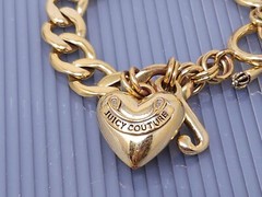 Vintage Juicy Couture Heart Charm Gold tone Link Bracelet 7″