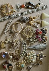 Wear Repair Repurpose Vintage Jewelry Lot ~ Brooch Pin Earring Clip ~ Rhinestone