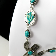 Vintage Southwestern Style Necklace Silver Tone Turquoise Color Cabochons Cactus