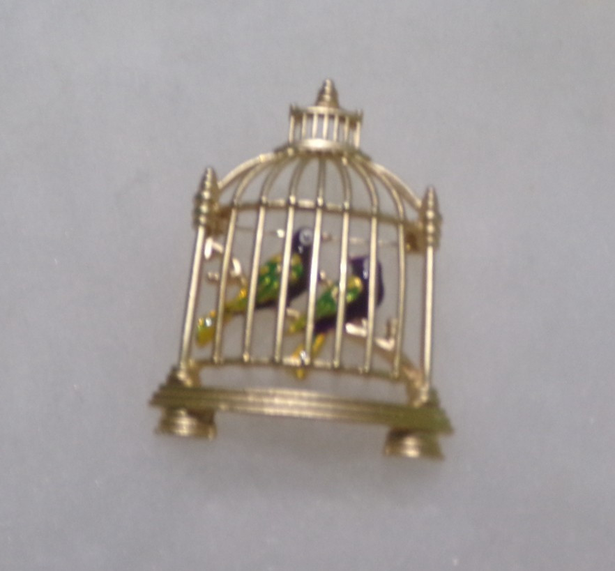 VINTAGE GOLDTONE BIRD CAGE BROOCH WITH 2 ENAMEL BIRDS