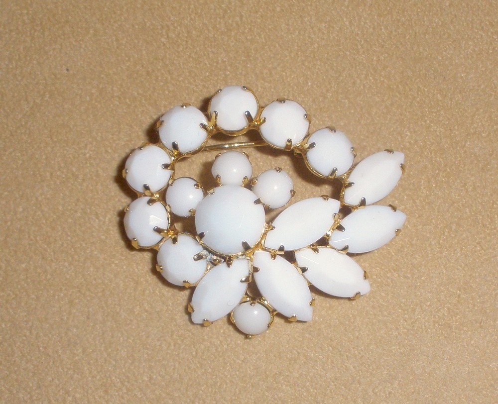 Beautiful D&E White Milk Glass Pin by Juliana Jewelry