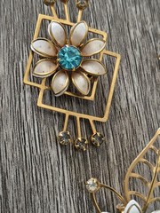 Vintage Bugbee Niles B+N 3 piece 2 Pins 1 Screwback Earrings enamel blue flowers