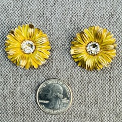 Marvella Enameled Gold Tone Rhinestone Daisy Clip On Earrings Vintage 1960’s MCM