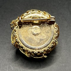 Vintage Gold Tone 3D Mother Bird On Nest With Faux Pearl Wire Work Brooch Pin