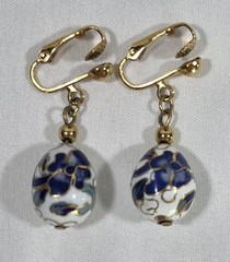 Vintage Cloisonne Enamel White/Blue Floral Drop Dangle Clip-On Earrings