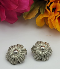 Vintage Flower Burst Clip On Stud Earrings Silver Tone 21mm