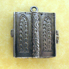 Vintage English Sterling Silver Opening Charm Decorative Wardrobe Trunk