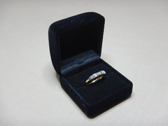 VINTAGE 18ct GOLD RING SET WITH 4 TAPERED BAGUETTE CUT DIAMONDS
