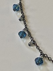1990s Simple But Elegant Blue Cut Glass 16.5” Necklace