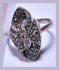 VTG 925 Sterling Silver Marcasite Marquise Knot Shape Ring Approximate Size 7 ¾