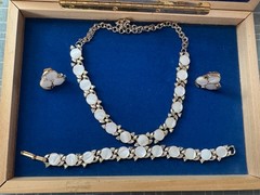 Vintage Judy Lee Signed White Moonglow Lucite Parure Necklace Bracelet Earrings