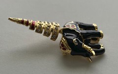VINTAGE CHRISTMAS TREE PIN BROOCH ELEPHANT ENAMEL RARE BOOK PIECE 2008 HTF 31
