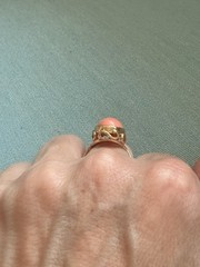 Vintage 14k gold and Solitaire Cabachon “Angel Skin” coral ring 7 -1/4