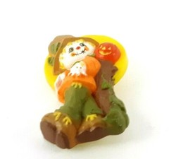 Vintage 1970’s Novelty Scarecrow Pin Brooch Plastic Brown Orange Yellow Fall