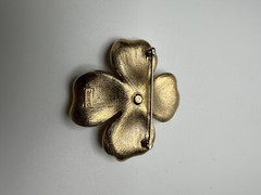 Vintage Gold Trifari Flower Brooch 4.5cm JB9