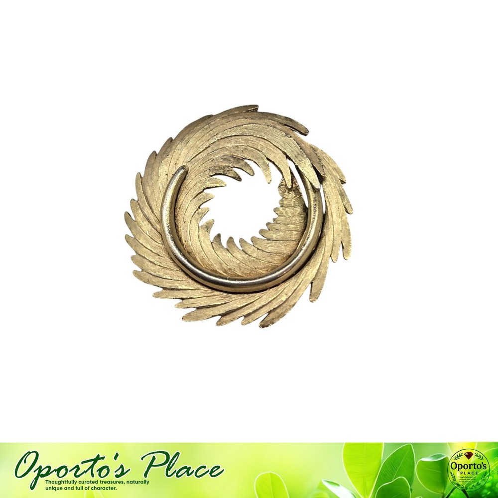 Vintage Brooch Pin Goldtone Metal Round Twisted Feather Design Greek Theme