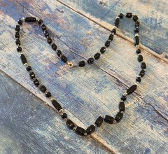 VINTAGE-RETRO Fabulous Unique Black Beaded Necklace 28 in